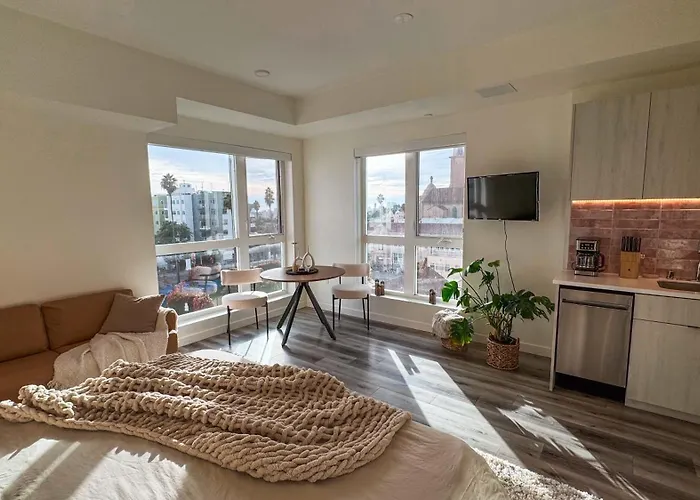 Lovely Studio In Heart Of Hollywood